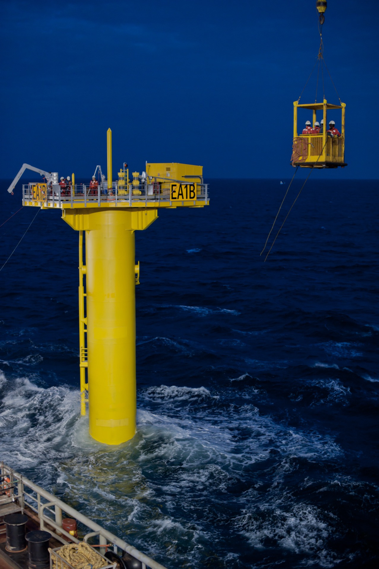 Seaway heavy lifting